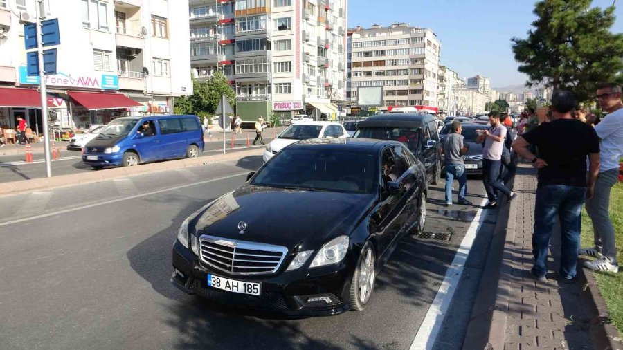 Kayseri’de 5 Araçlı Zincirleme Kaza