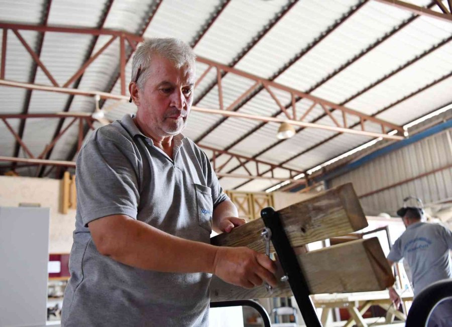 Konyaaltı Belediyesi Satın Almak Yerine Üretiyor