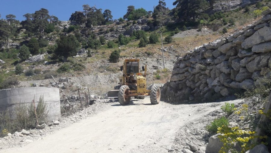 Antalya’da Yayla Yolları Ve Banklar Yenilendi