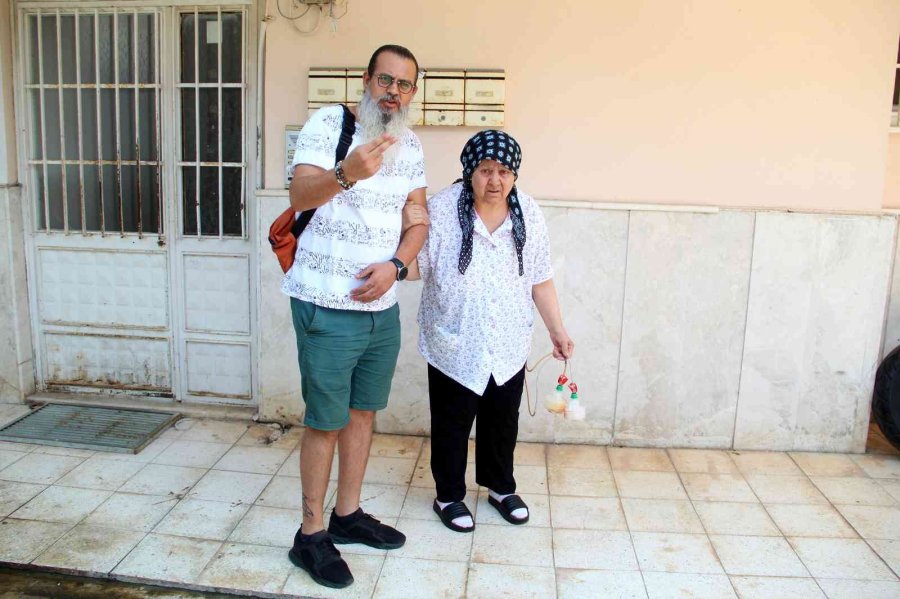 Kiracıya Otopark Kapısı Kilitlendi, Kanser Hastası Anne İle Oğlu Mağdur Oldu