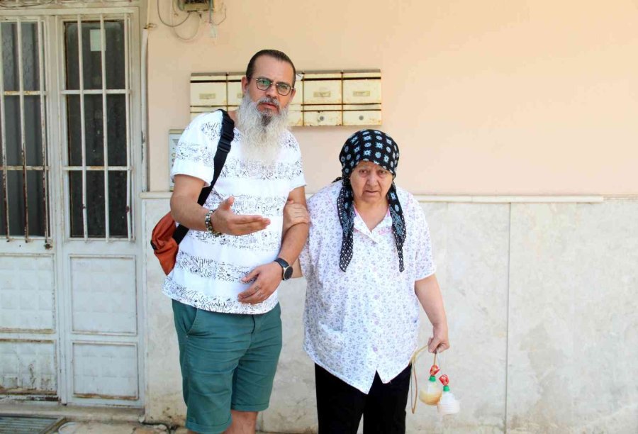 Kiracıya Otopark Kapısı Kilitlendi, Kanser Hastası Anne İle Oğlu Mağdur Oldu