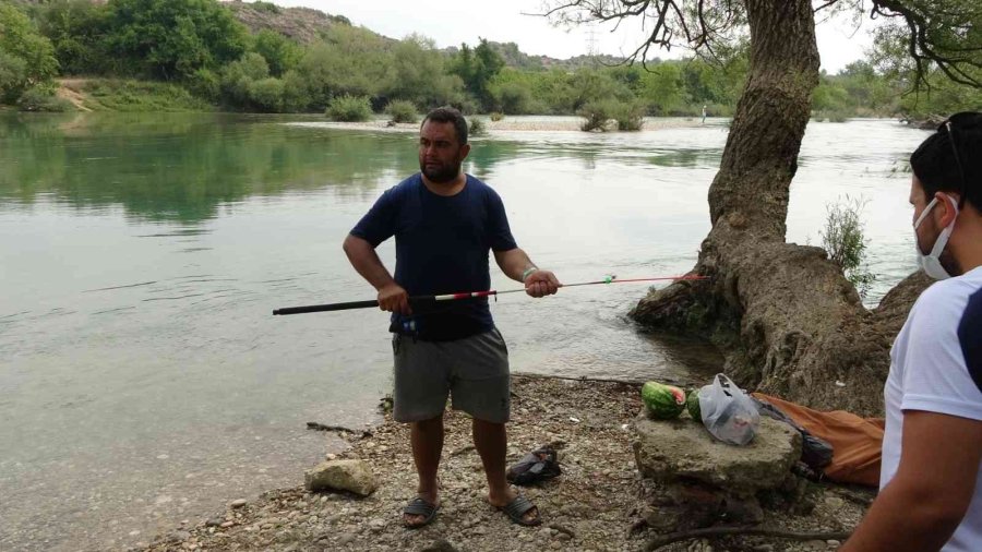 Balık Tutarken Kalp Krizi Geçirdi, Oltasını Toplamadan Hastaneye Gitmedi