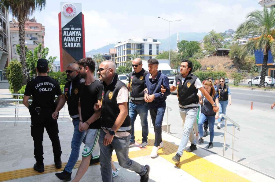 Arkadaşlık Siteleri Üzerinden Gelen Adisyon Tuzağına 7 Tutuklama
