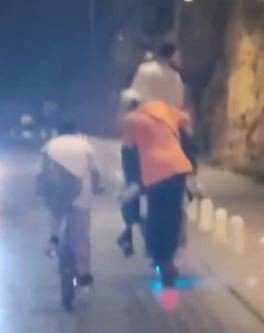 Elektrikli Scootera 6 Kişi Binerek Canlarını Hiçe Saydılar