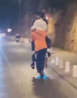 Elektrikli Scootera 6 Kişi Binerek Canlarını Hiçe Saydılar