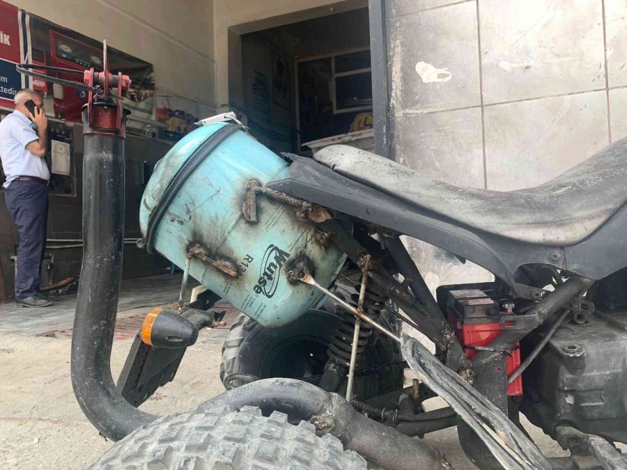 Klima Gaz Kutusundan Motosiklete Bagaj Yaptı