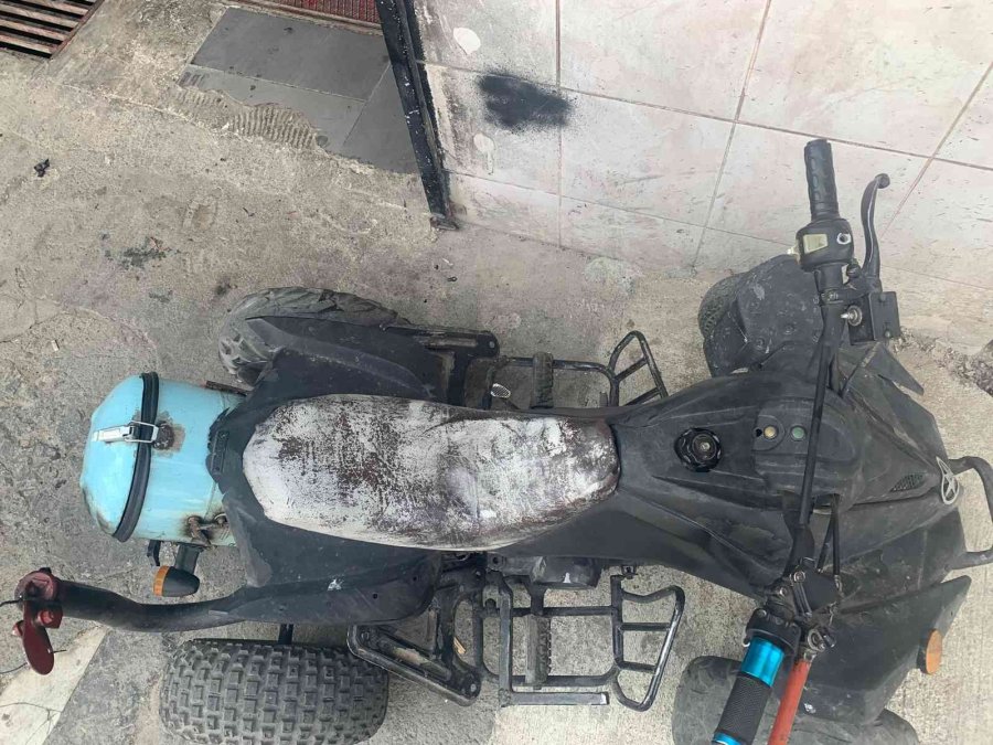 Klima Gaz Kutusundan Motosiklete Bagaj Yaptı