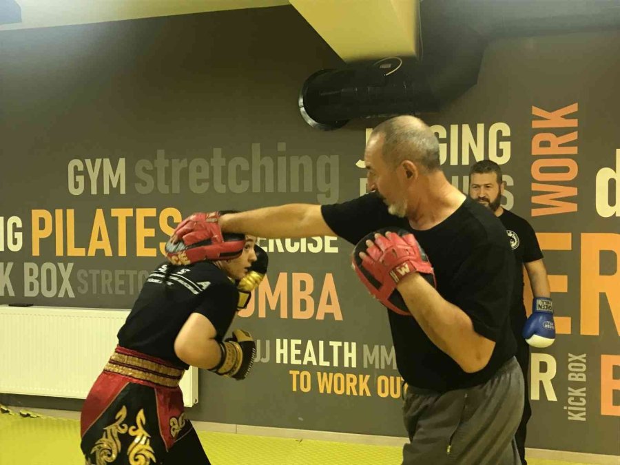 Sağlığını 50 Yıldır Yaptığı Boksa Borçlu