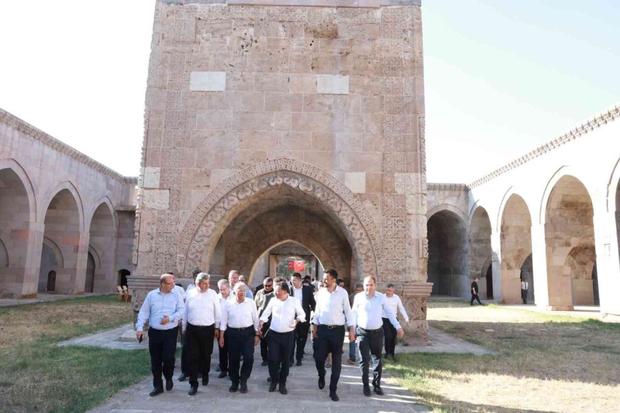 Başkan Büyükkılıç İle Vali Çiçek’ten Bünyan’a ’yeni Yatırım’ Müjdeleri