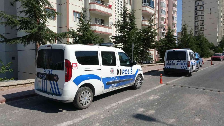 6’ıncı Kattan Düşen Adam Hayatını Kaybetti