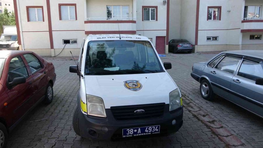 6’ıncı Kattan Düşen Adam Hayatını Kaybetti