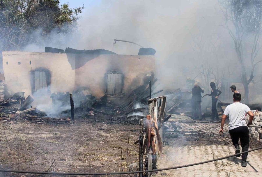 Ailesine Kızdı, Evi Ateşe Verdi