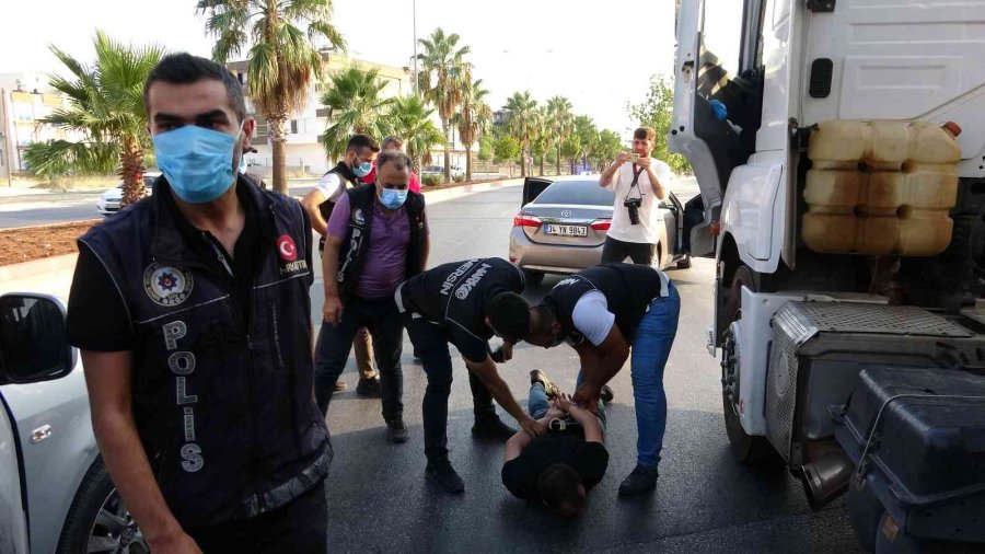 Mersin’de Bir Tırda 105 Kilo Eroin Ele Geçirildi