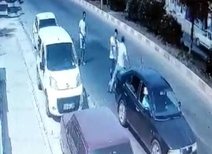 Trafikte Bıçaklı Saldırı Girişimi