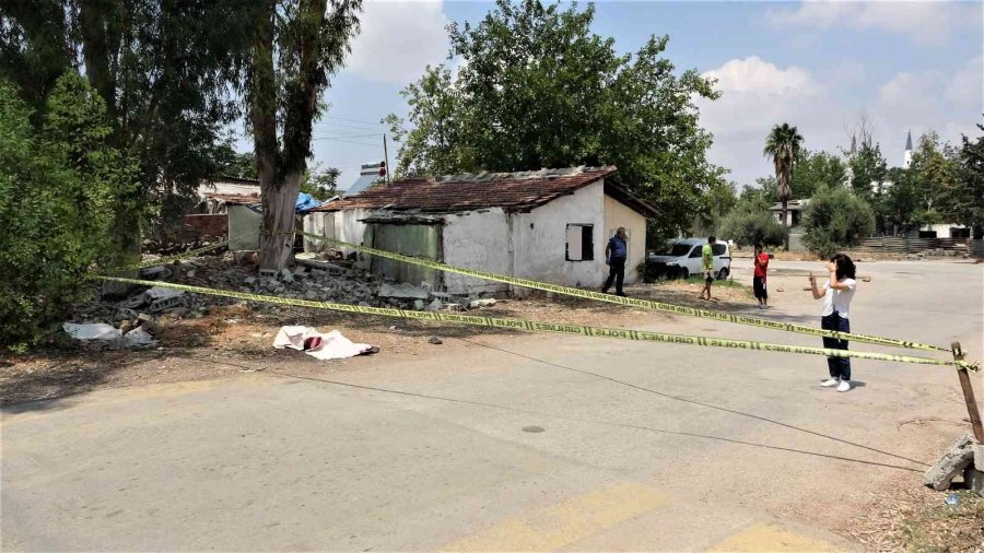 "kriz Geçiriyordu" Dediği Şahsın Sokak Ortasında Cesedini Buldu