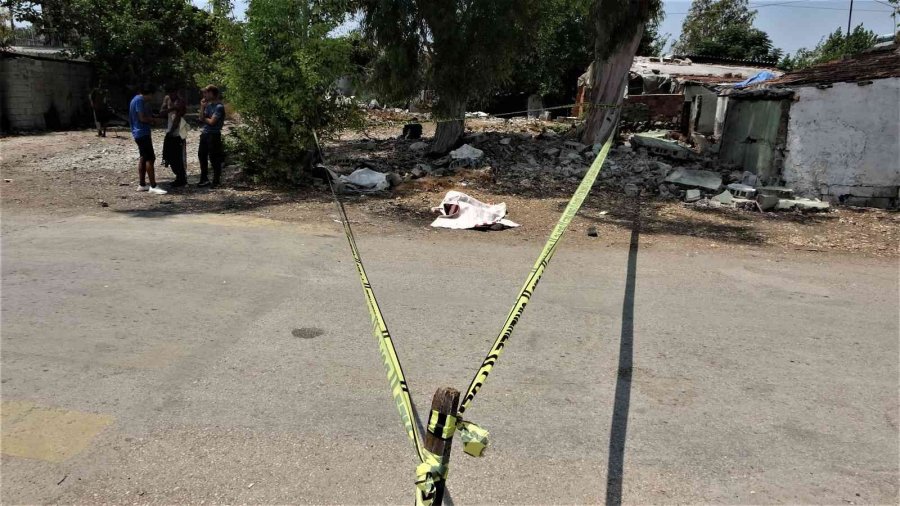 "kriz Geçiriyordu" Dediği Şahsın Sokak Ortasında Cesedini Buldu