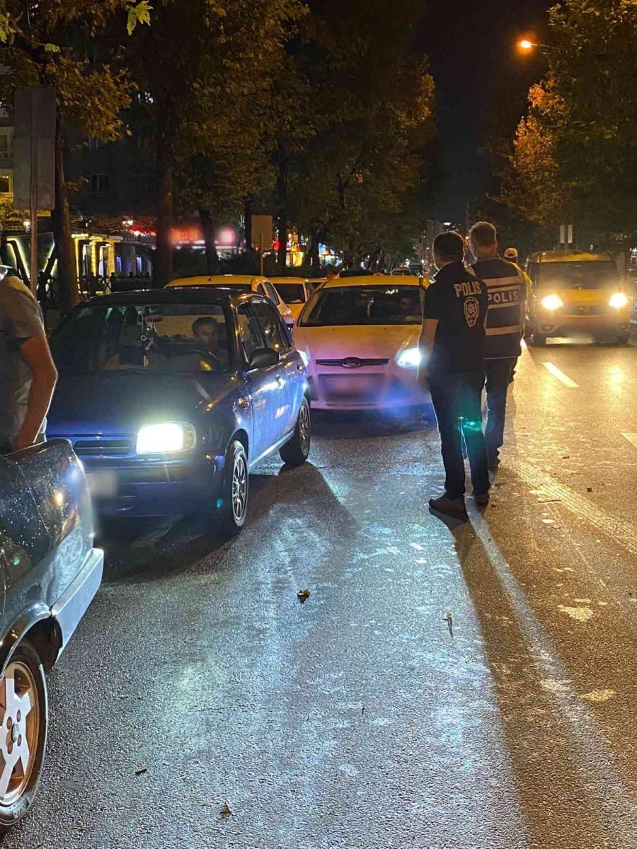 Eskişehir’de Polis Ekiplerinden Asayiş Uygulaması