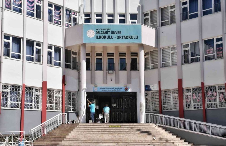 Okullar Yeni Döneme Hazırlanıyor