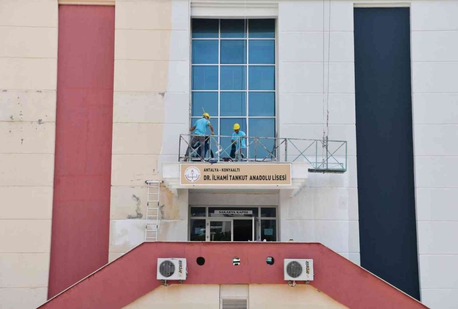 Okullar Yeni Döneme Hazırlanıyor