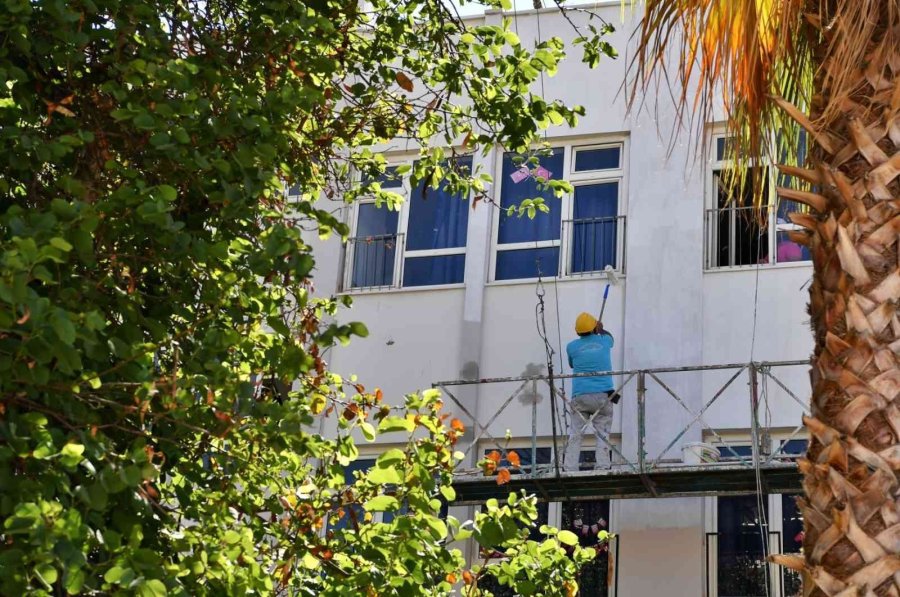 Okullar Yeni Döneme Hazırlanıyor