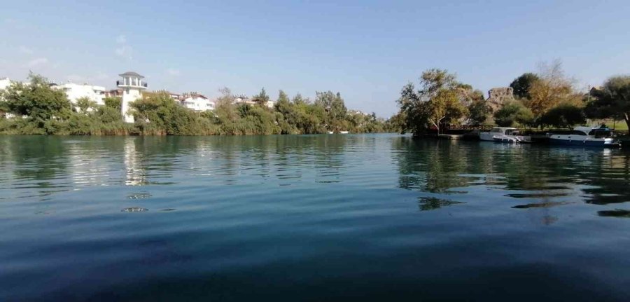 Manavgat Irmağı’nda Tepki Çeken Görüntü