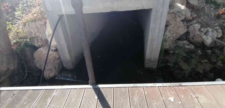 Manavgat Irmağı’nda Tepki Çeken Görüntü