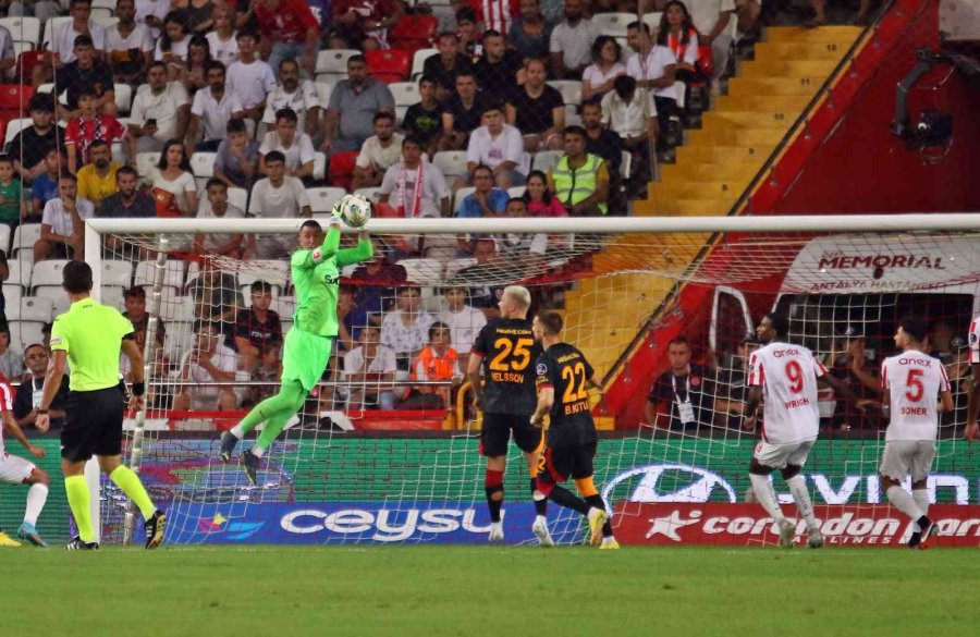 Spor Toto Süper Lig: Ft Antalyaspor: 0 - Galatasaray: 0 (ilk Yarı)