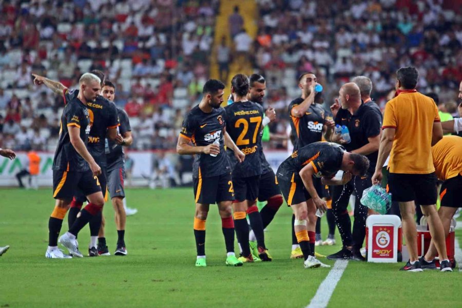 Spor Toto Süper Lig: Ft Antalyaspor: 0 - Galatasaray: 0 (ilk Yarı)