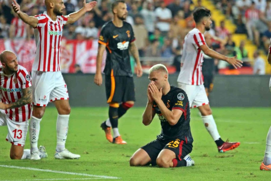 Spor Toto Süper Lig: Ft Antalyaspor: 0 - Galatasaray: 0 (ilk Yarı)