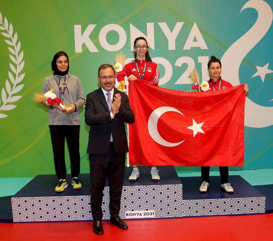 Masa Tenisinde Özge Yılmaz Şampiyon