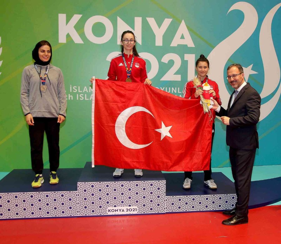 Masa Tenisinde Özge Yılmaz Şampiyon