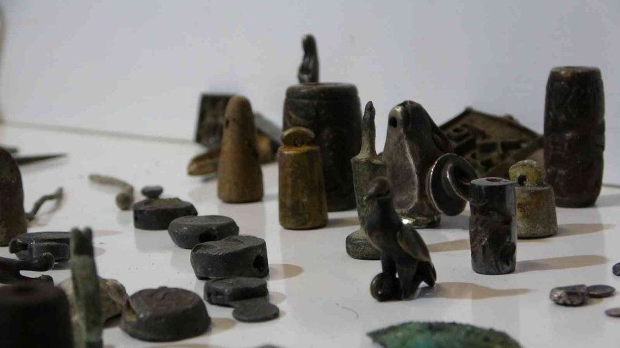 Yurtdışına Kaçırılmayı Bekleyen 150 Adet Tarihi Eser Bulundu