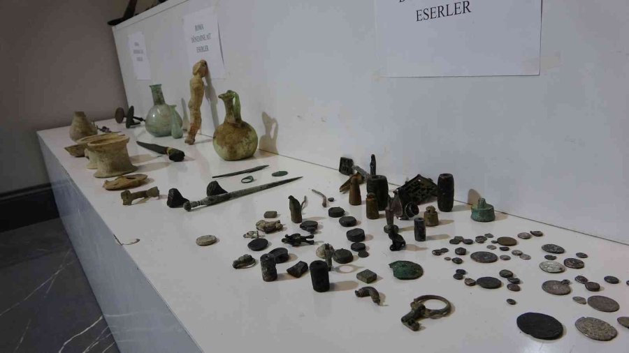 Yurtdışına Kaçırılmayı Bekleyen 150 Adet Tarihi Eser Bulundu