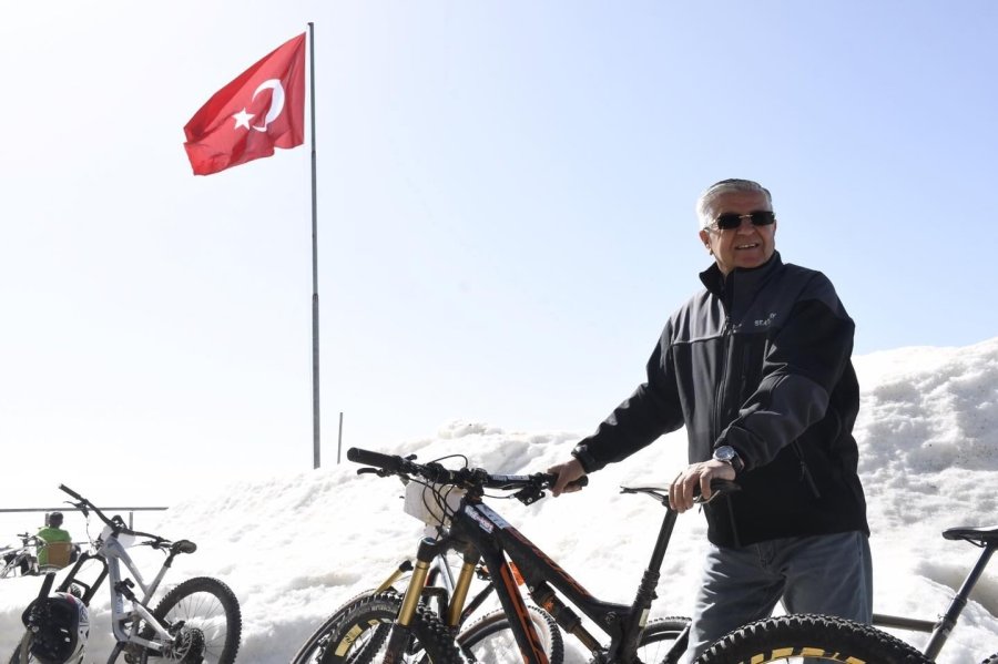 İngiliz Bisiklet Dergisi Sayfalarında Kemer’e Yer Verdi