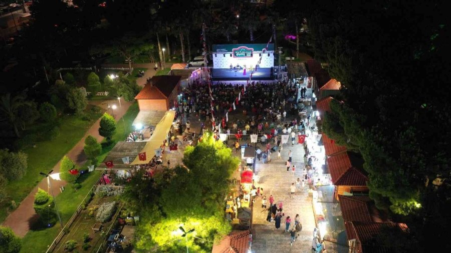 Kepez’in Nostaljik Yeşilçam Sokağı’nda Anılara Yolculuk