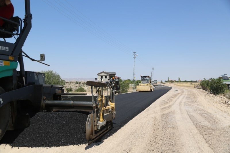 Turan Mahallesi’ne Yeni Yollar Açılarak Asfaltlanıyor