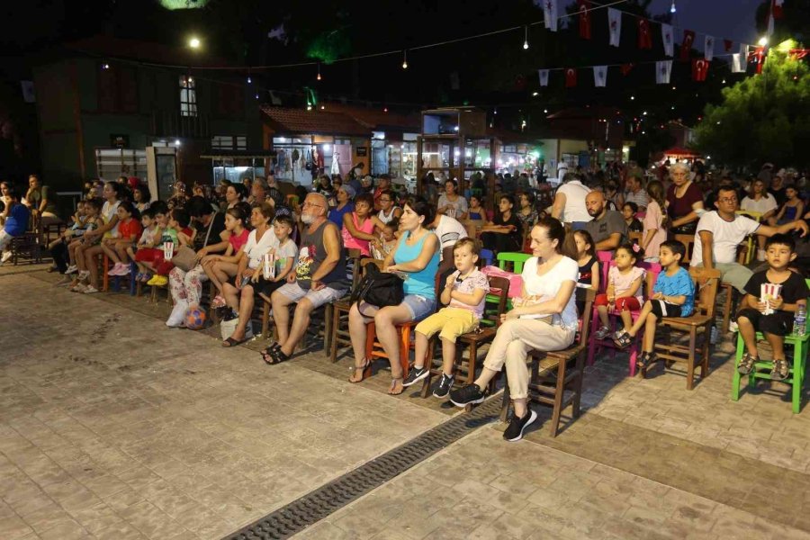 Kepez’in Nostaljik Yeşilçam Sokağı’nda Anılara Yolculuk