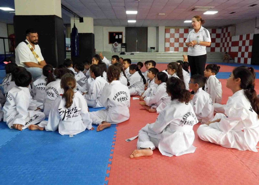 Başpehlivan Cengiz Tekvandocuları Teşvik Etti