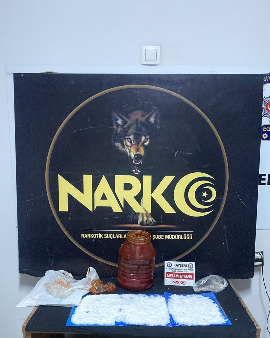 Bidonun İçindeki Salça İçine Zulalanmış Uyuşturucu Madde Bulundu