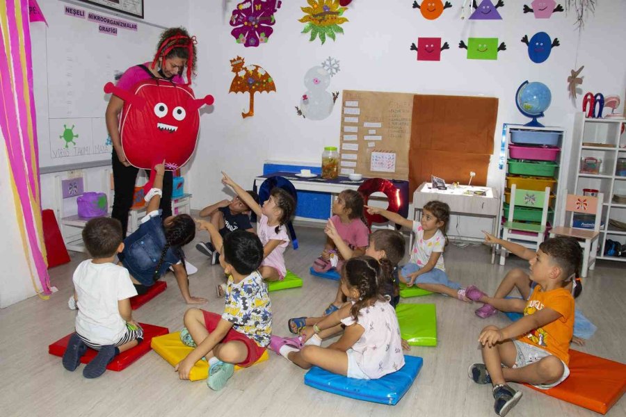 Kreş Öğrencileri Eğlenerek Öğreniyor