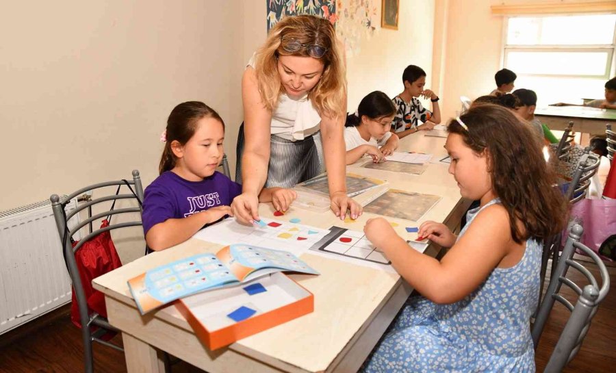 Çocuklar Akıl Ve Zeka Oyunları İle Gelişiyor