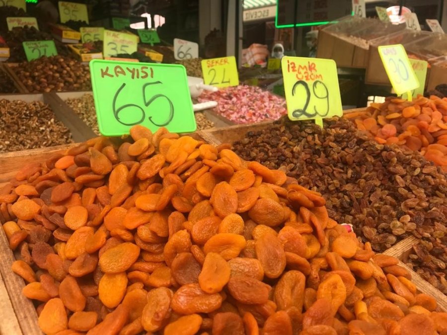 Muharrem Ayının Gelmesiyle Aşurelik Malzemelerin Satışı Önemli Ölçüde Arttı