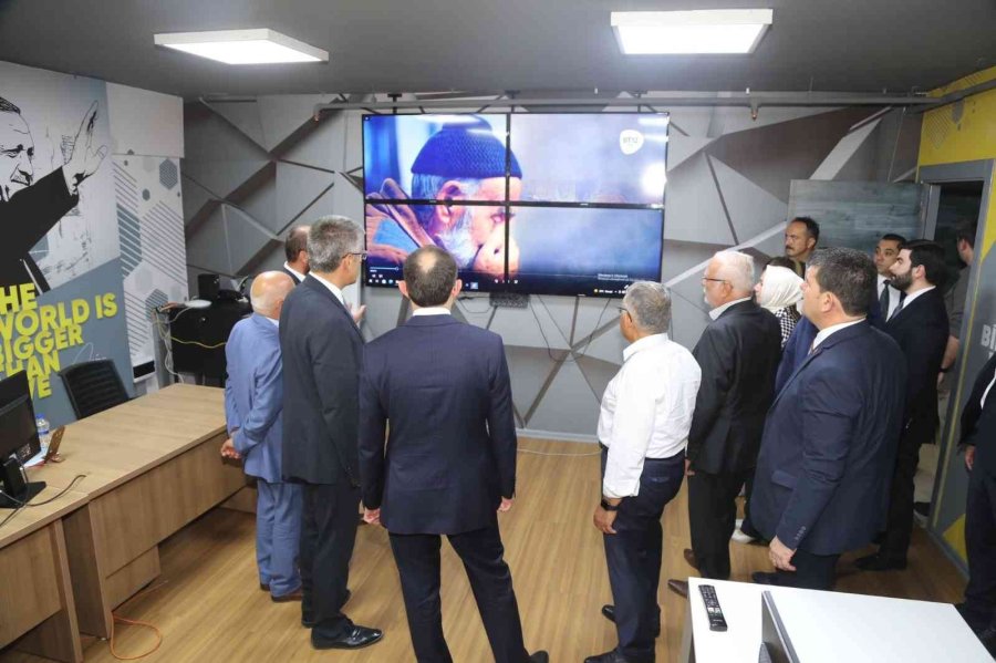 Başkan Büyükkılıç, Bakan Muş’a Sahabiye Projesi’ni Anlattı