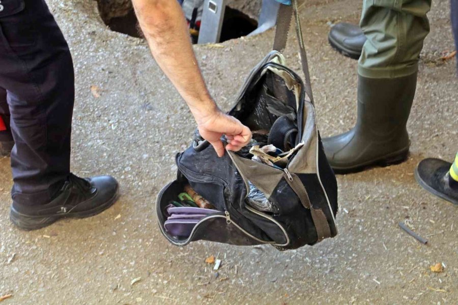 Yer Altı Şebeke Hattına Giren Hırsızlık Şüphelisinin Feci Sonu