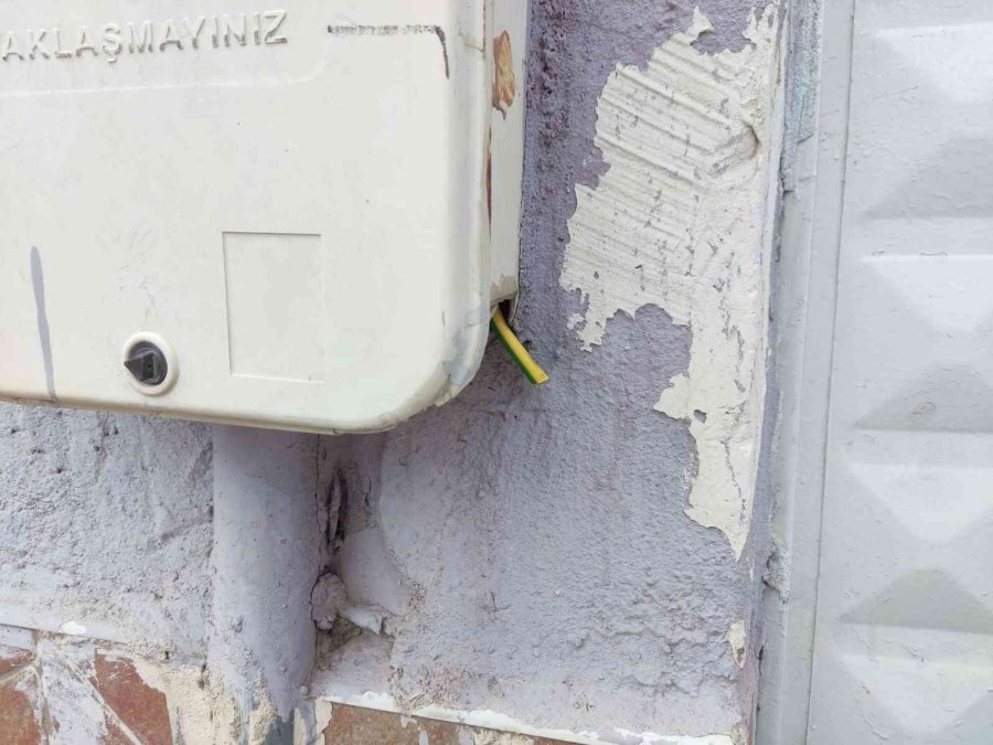 Kablo Hırsızları İş Başında