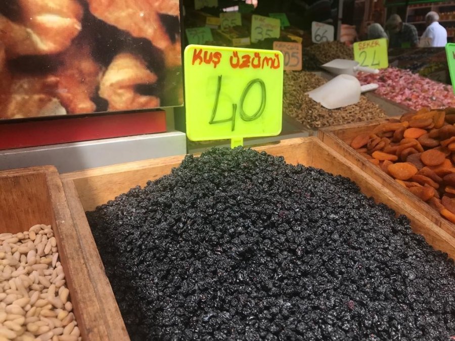 Muharrem Ayının Gelmesiyle Aşurelik Malzemelerin Satışı Önemli Ölçüde Arttı