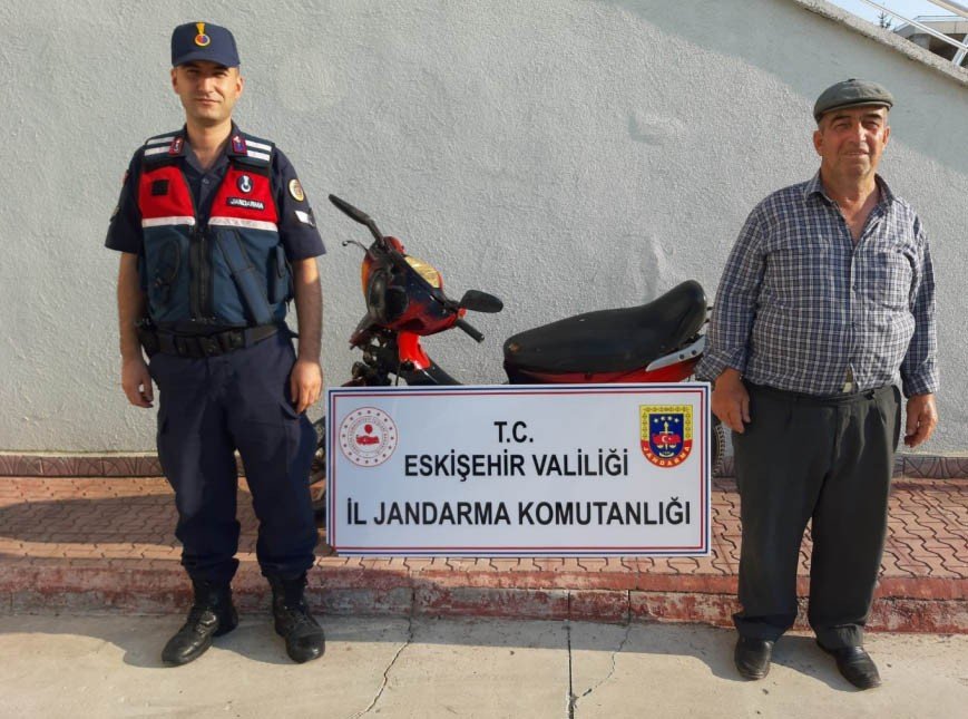 Çalıntı Motosiklet İle Yakalanan Şüphelinin Üzerinden Uyuşturucu Çıktı