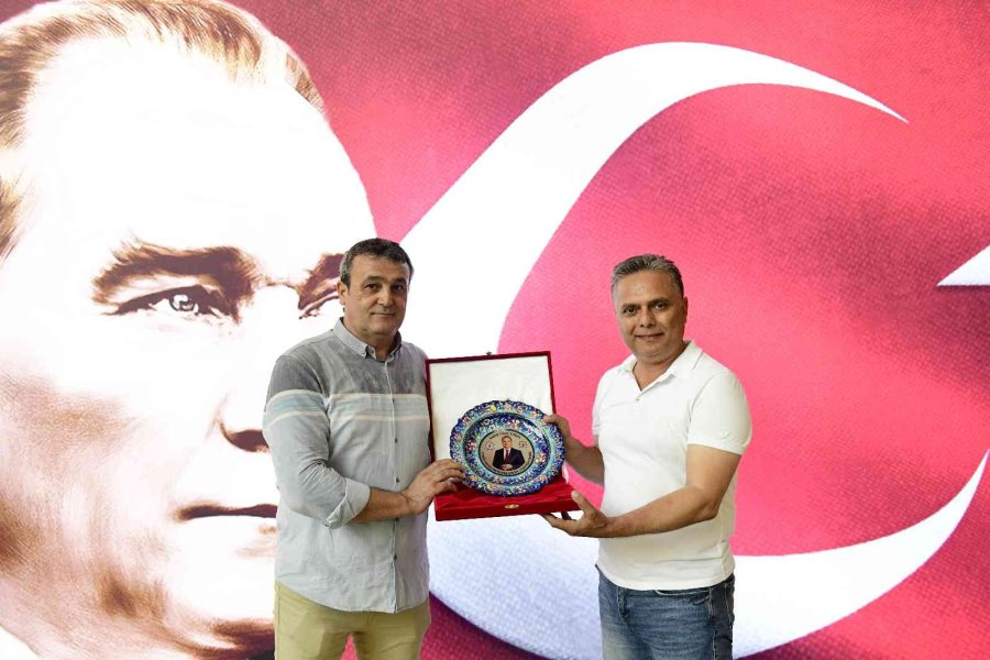 Muratpaşa Belediyesinde Toplu İş Sözleşmesi Kutlandı