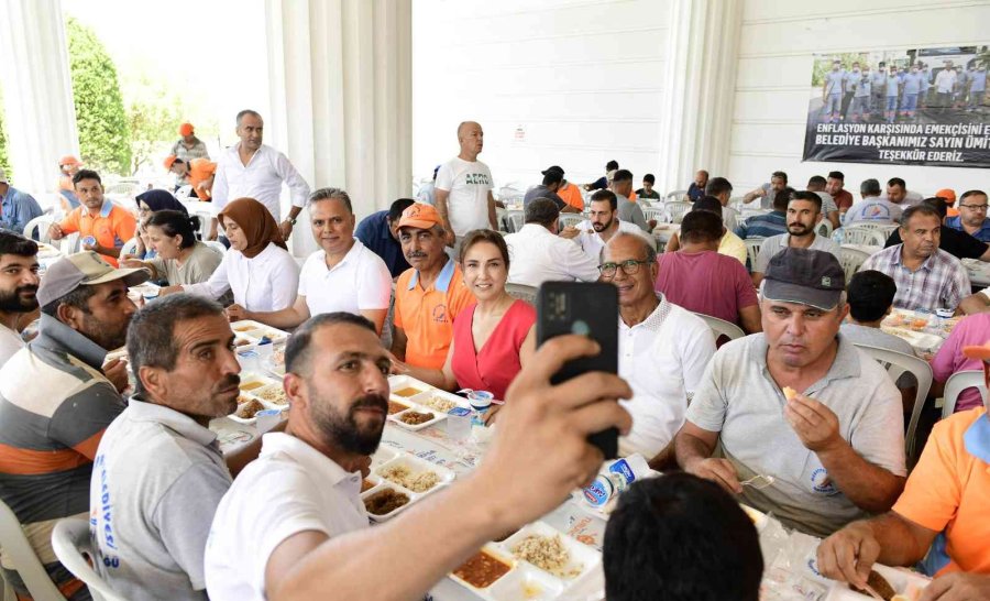Muratpaşa Belediyesinde Toplu İş Sözleşmesi Kutlandı