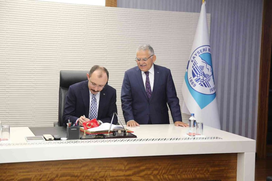 Bakan Muş’tan Başkan Büyükkılıç’a Tebrik Ve Teşekkür